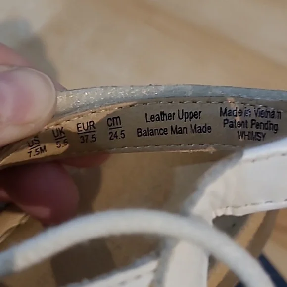 Naturalizer women's size 7.5 white sandals - Picture 4 of 5